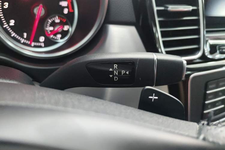 Used Mercedes-Benz GLE Coupe 2017 GLE 320 4MATIC Coupe SUV Gear Lever