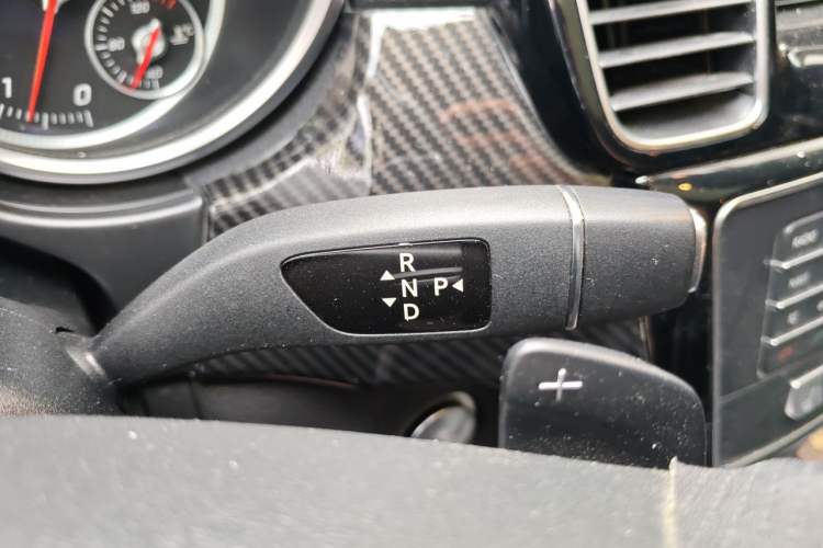 Used Mercedes-Benz GLE Coupe 2017 GLE 320 4MATIC Coupe SUV Gear Lever
