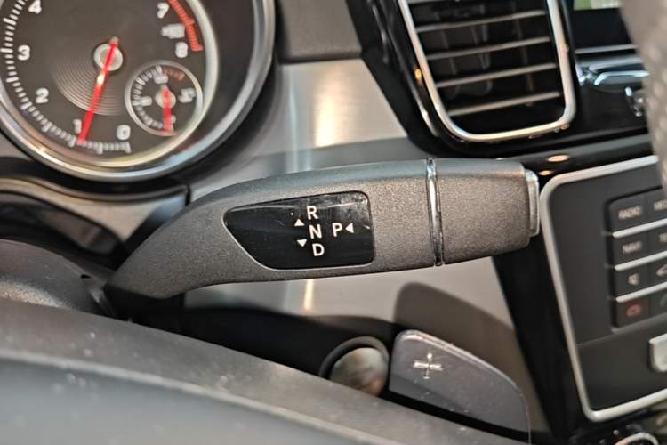 Used Mercedes-Benz GLE Coupe 2017 GLE 400 4MATIC Coupe SUV Gear Lever