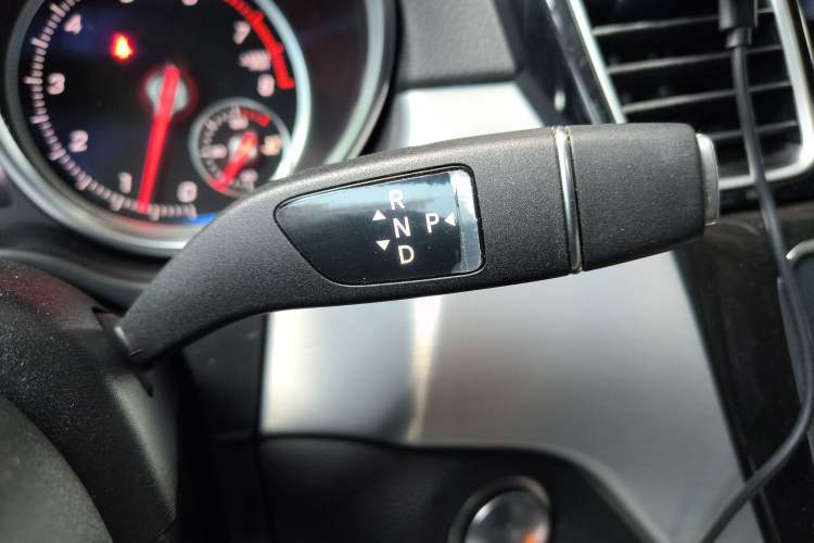 Used Mercedes-Benz GLE Coupe 2017 GLE 400 4MATIC Coupe SUV Gear Lever