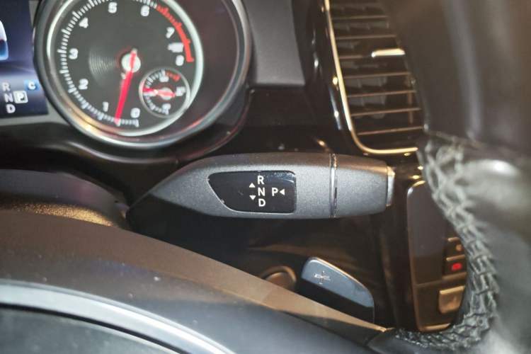 Used Mercedes-Benz GLE Coupe 2017 GLE 500 4MATIC Coupe SUV Gear Lever