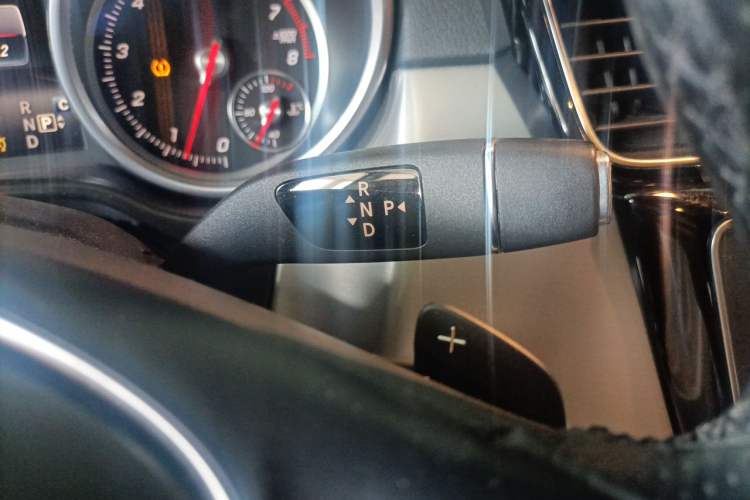 Used Mercedes-Benz GLE Coupe 2017 GLE 320 4MATIC Coupe SUV Gear Lever