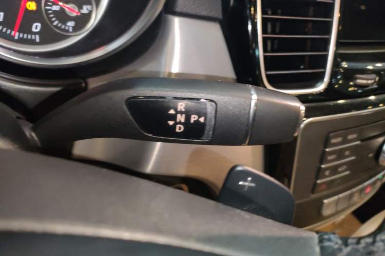 Used Mercedes-Benz GLE Coupe 2017 GLE 320 4MATIC Coupe SUV Gear Lever