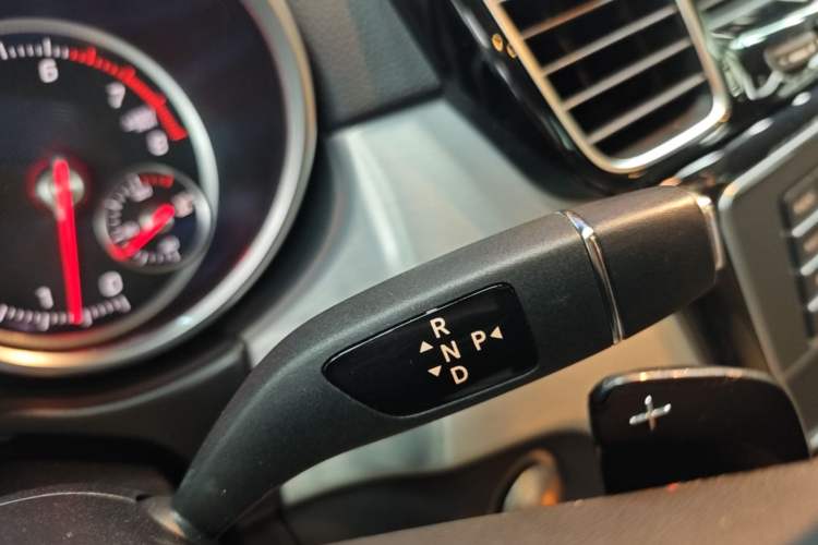 Used Mercedes-Benz GLE Coupe 2017 GLE 320 4MATIC Coupe SUV Gear Lever