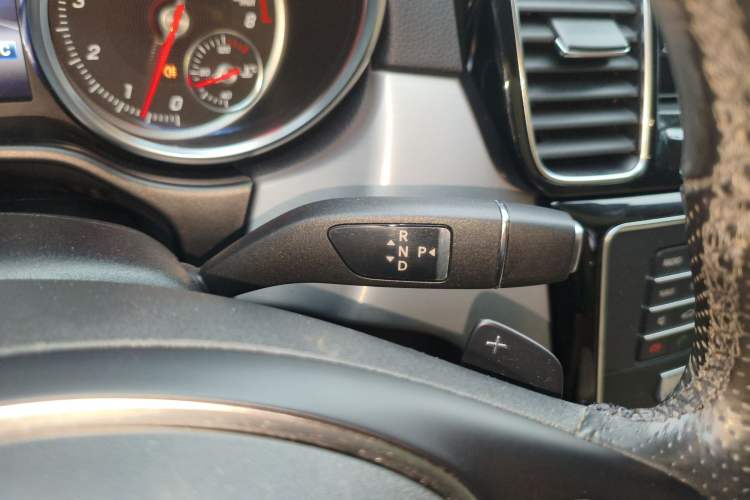 Used Mercedes-Benz GLE Coupe 2017 GLE 400 4MATIC Coupe SUV Gear Lever