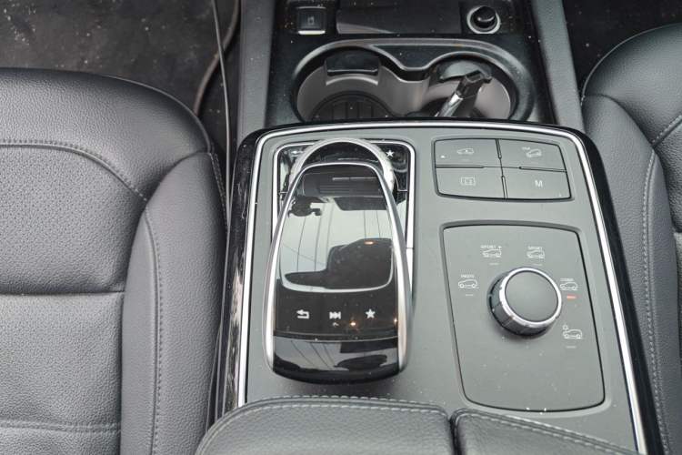 Used Mercedes-Benz GLE Coupe 2017 GLE 400 4MATIC Coupe SUV Gear Lever