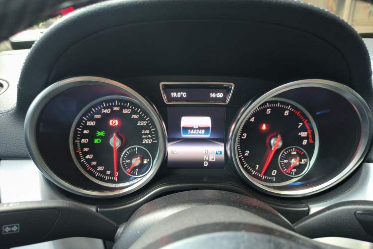 Used Mercedes-Benz GLE Coupe 2017 GLE 400 4MATIC Coupe SUV Instrument Cluster