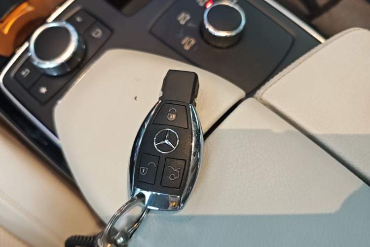Used Mercedes-Benz GLE Coupe 2017 GLE 320 4MATIC Coupe SUV Interior 1