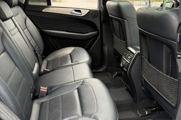 Used Mercedes-Benz GLE Coupe 2017 GLE 400 4MATIC Coupe SUV Interior 4