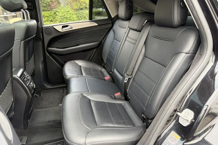 Used Mercedes-Benz GLE Coupe 2017 GLE 400 4MATIC Coupe SUV Interior 9