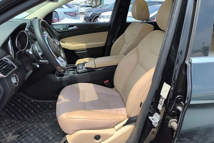 Used Mercedes-Benz GLE Coupe 2017 GLE 400 4MATIC Coupe SUV Left Front Seat