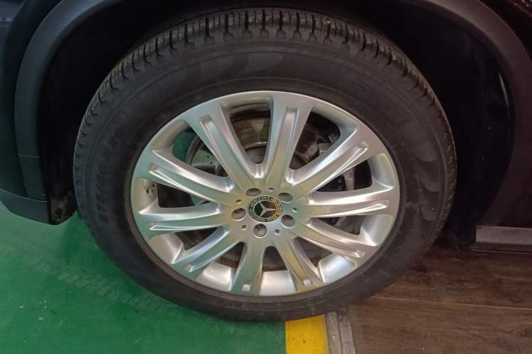 Used Mercedes-Benz GLE Coupe 2017 GLE 320 4MATIC Coupe SUV Left Front Wheel Hub