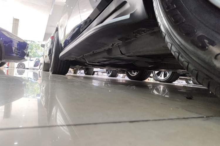 Used Mercedes-Benz GLE Coupe 2017 GLE 320 4MATIC Coupe SUV Left Side Sill