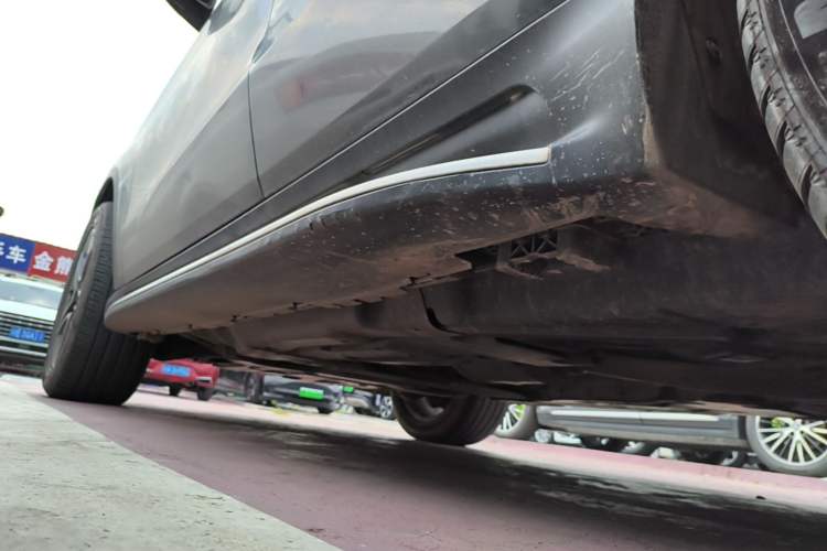 Used Mercedes-Benz GLE Coupe 2017 GLE 400 4MATIC Coupe SUV Left Side Sill