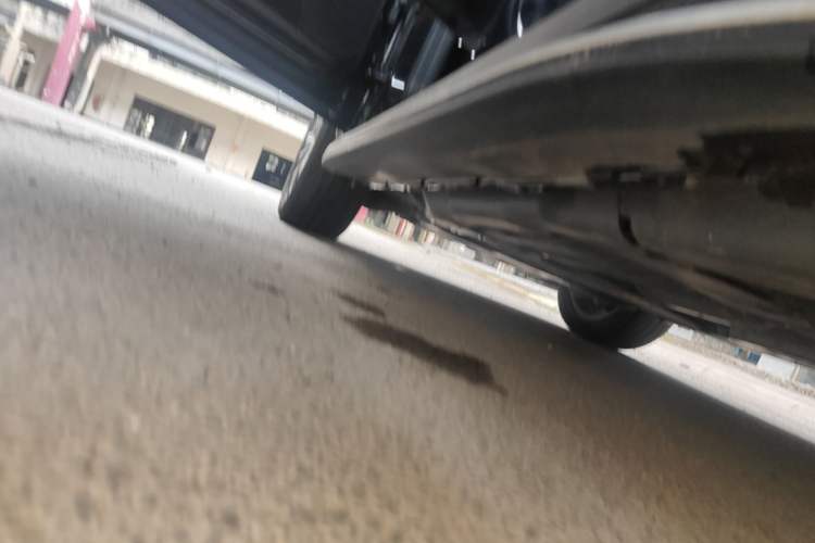 Used Mercedes-Benz GLE Coupe 2017 GLE 400 4MATIC Coupe SUV Left Side Sill