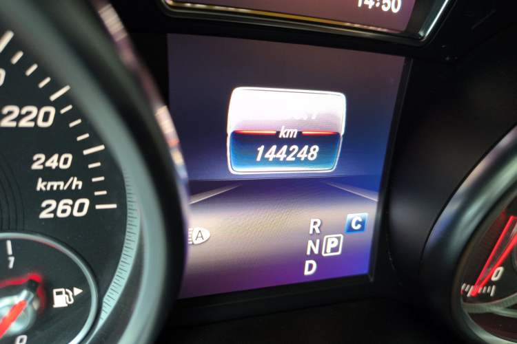 Used Mercedes-Benz GLE Coupe 2017 GLE 400 4MATIC Coupe SUV Odometer Close Up