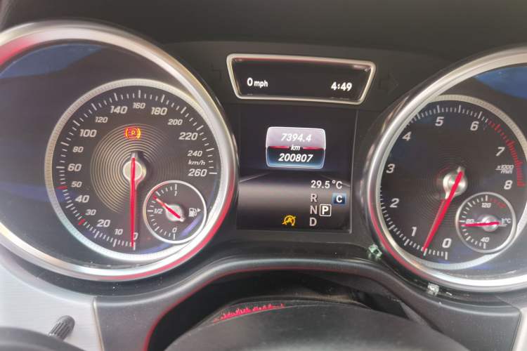 Used Mercedes-Benz GLE Coupe 2017 GLE 400 4MATIC Coupe SUV Odometer Close Up