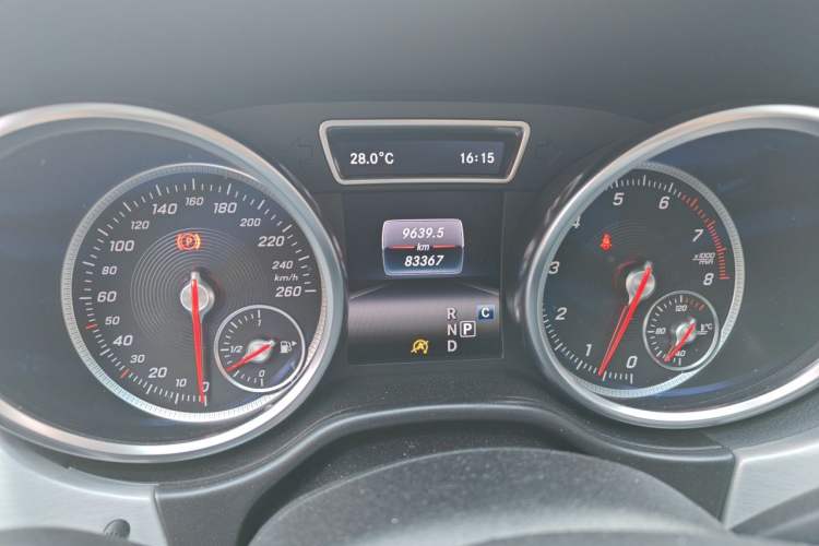 Used Mercedes-Benz GLE Coupe 2017 GLE 400 4MATIC Coupe SUV Odometer Close Up