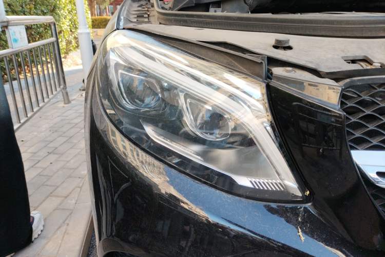 Used Mercedes-Benz GLE Coupe 2017 GLE 320 4MATIC Coupe SUV Right Front Headlight