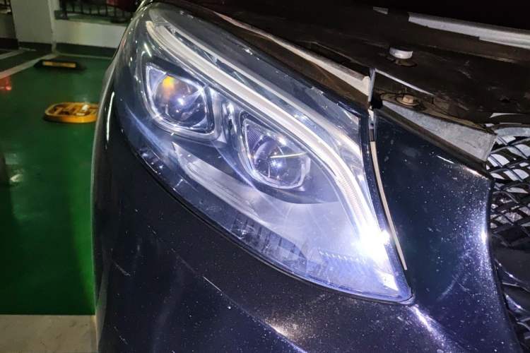Used Mercedes-Benz GLE Coupe 2017 GLE 450 AMG 4MATIC Coupe SUV Right Front Headlight
