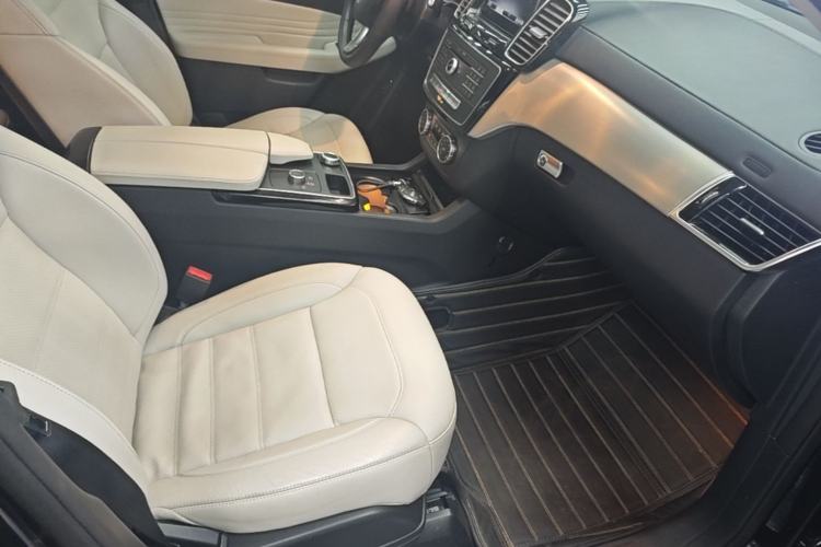 Used Mercedes-Benz GLE Coupe 2017 GLE 320 4MATIC Coupe SUV Right Front Seat
