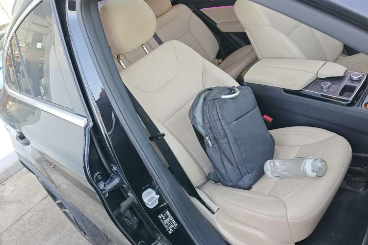 Used Mercedes-Benz GLE Coupe 2017 GLE 320 4MATIC Coupe SUV Right Front Seat