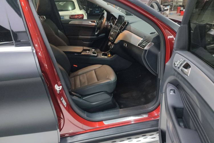 Used Mercedes-Benz GLE Coupe 2017 GLE 320 4MATIC Coupe SUV Right Front Seat