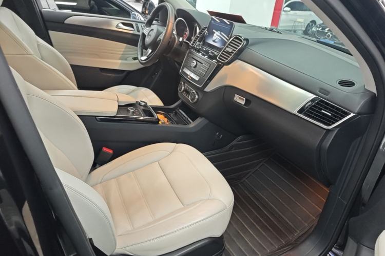 Used Mercedes-Benz GLE Coupe 2017 GLE 320 4MATIC Coupe SUV Right Front Seat