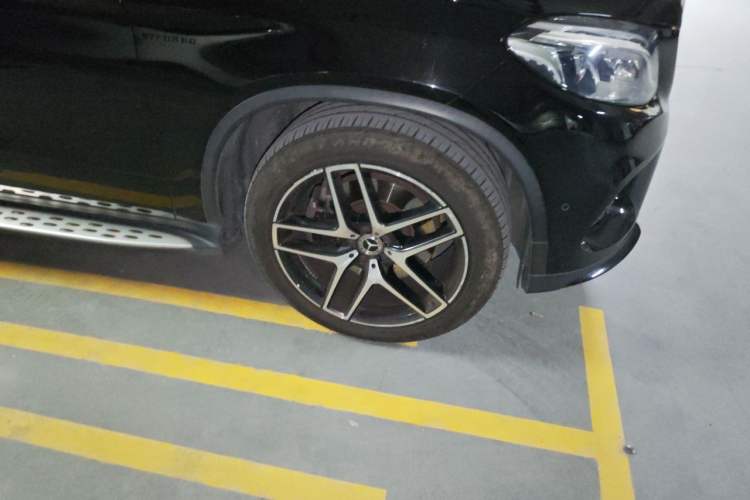 Used Mercedes-Benz GLE Coupe 2017 GLE 500 4MATIC Coupe SUV Right Front Wheel Hub