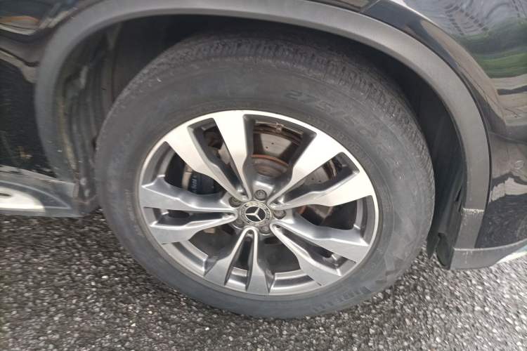 Used Mercedes-Benz GLE Coupe 2017 GLE 400 4MATIC Coupe SUV Right Front Wheel Hub