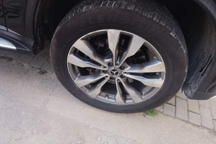 Used Mercedes-Benz GLE Coupe 2017 GLE 400 4MATIC Coupe SUV Right Front Wheel Hub