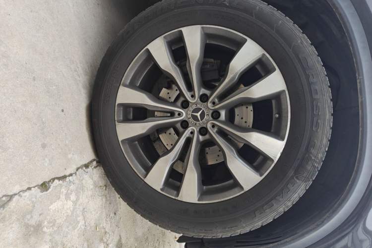 Used Mercedes-Benz GLE Coupe 2017 GLE 400 4MATIC Coupe SUV Right Front Wheel Hub