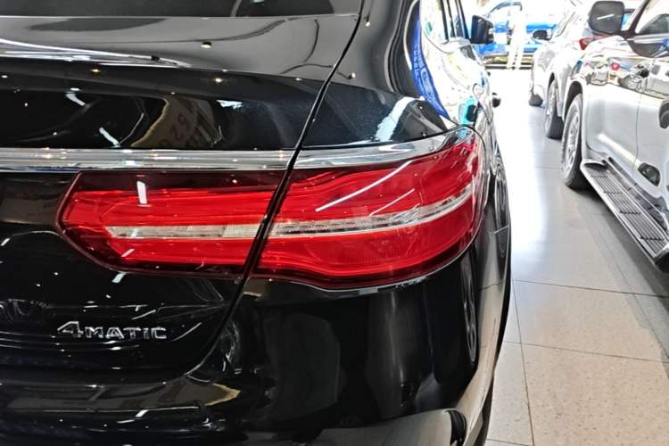 Used Mercedes-Benz GLE Coupe 2017 GLE 400 4MATIC Coupe SUV Right Rear Taillight
