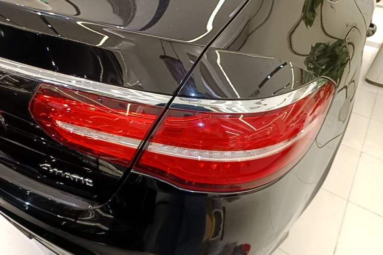 Used Mercedes-Benz GLE Coupe 2017 GLE 320 4MATIC Coupe SUV Right Rear Taillight