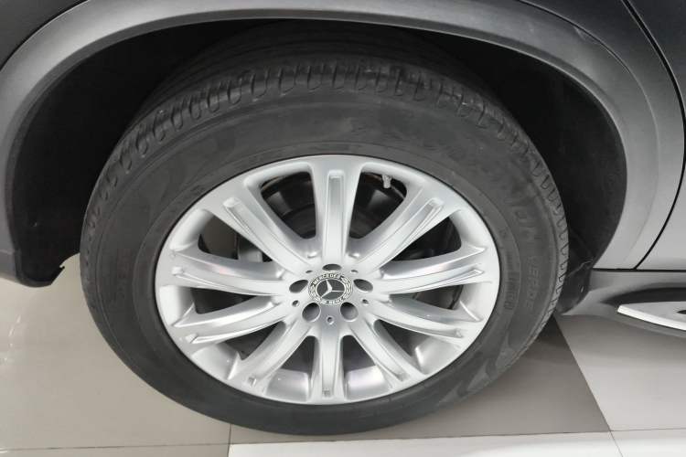 Used Mercedes-Benz GLE Coupe 2017 GLE 320 4MATIC Coupe SUV Right Rear Wheel Hub