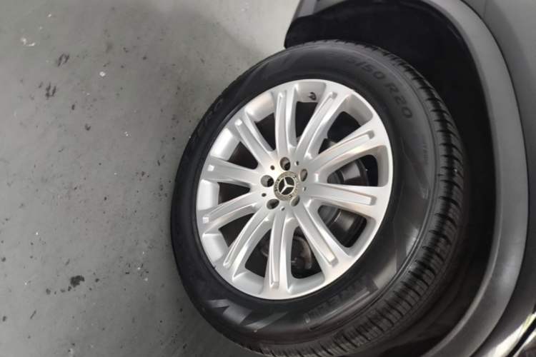 Used Mercedes-Benz GLE Coupe 2017 GLE 320 4MATIC Coupe SUV Right Rear Wheel Hub