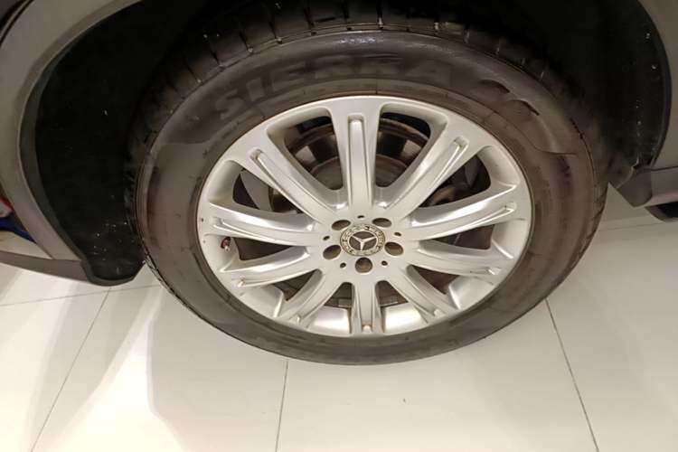 Used Mercedes-Benz GLE Coupe 2017 GLE 320 4MATIC Coupe SUV Right Rear Wheel Hub
