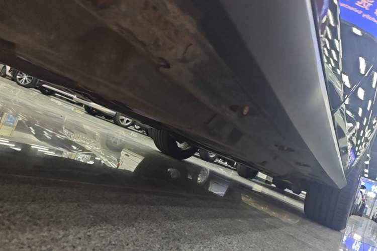 Used Mercedes-Benz GLE Coupe 2017 GLE 320 4MATIC Coupe SUV Right Side Sill