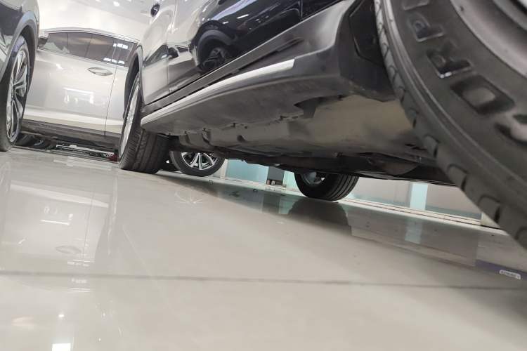 Used Mercedes-Benz GLE Coupe 2017 GLE 320 4MATIC Coupe SUV Right Side Sill