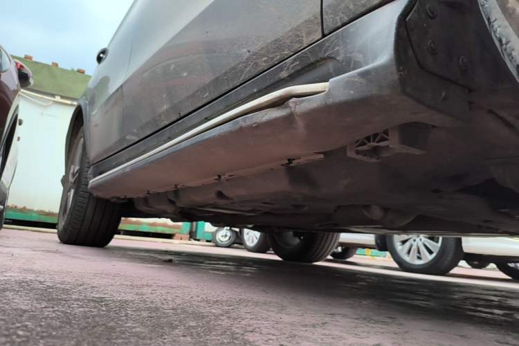 Used Mercedes-Benz GLE Coupe 2017 GLE 400 4MATIC Coupe SUV Right Side Sill