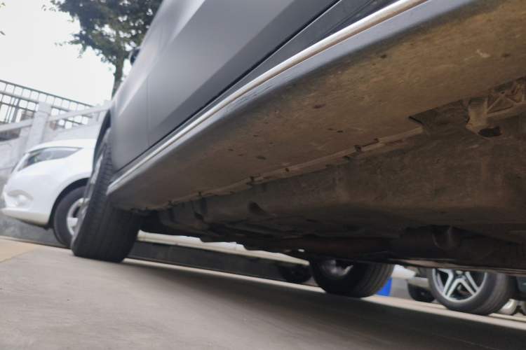 Used Mercedes-Benz GLE Coupe 2017 GLE 400 4MATIC Coupe SUV Right Side Sill