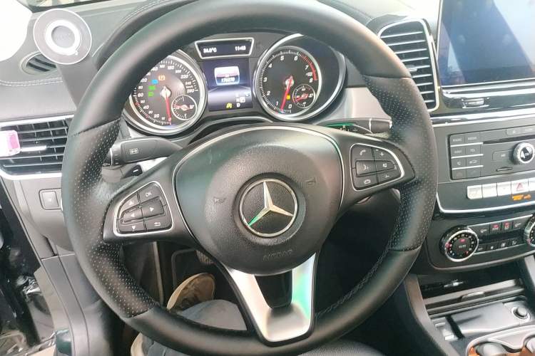 Used Mercedes-Benz GLE Coupe 2017 GLE 320 4MATIC Coupe SUV Steering Wheel