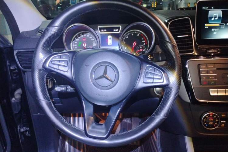 Used Mercedes-Benz GLE Coupe 2017 GLE 400 4MATIC Coupe SUV Steering Wheel