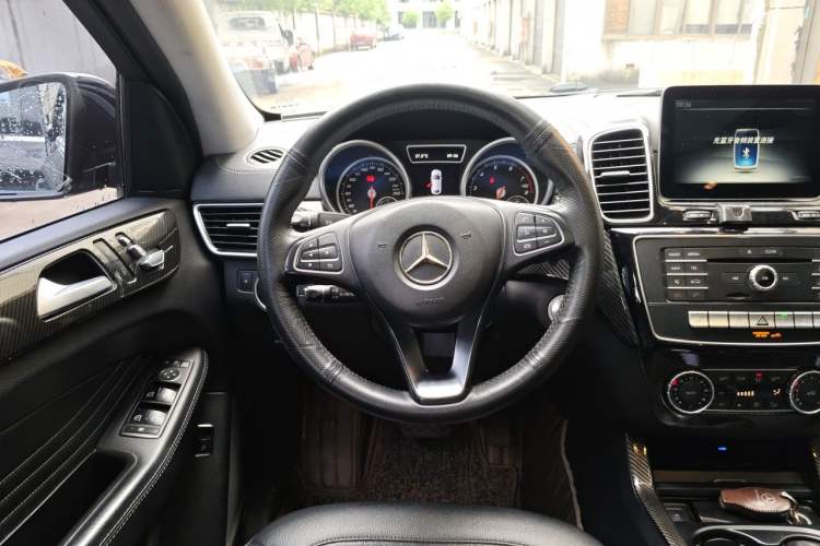 Used Mercedes-Benz GLE Coupe 2017 GLE 320 4MATIC Coupe SUV Steering Wheel