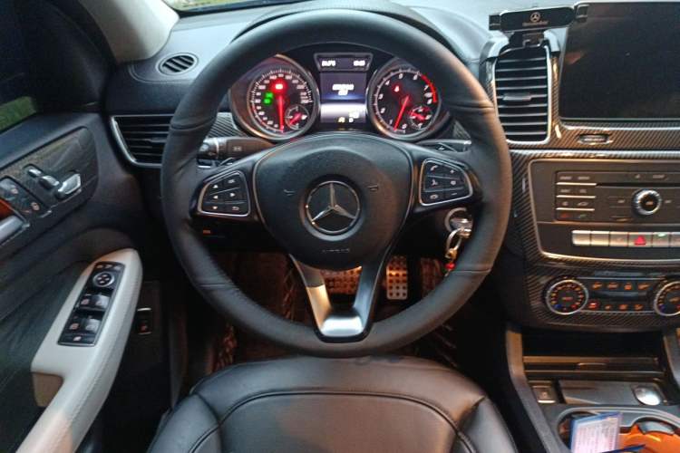 Used Mercedes-Benz GLE Coupe 2017 GLE 320 4MATIC Coupe SUV Steering Wheel