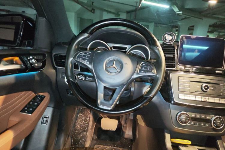 Used Mercedes-Benz GLE Coupe 2017 GLE 500 4MATIC Coupe SUV Steering Wheel