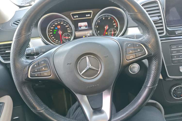 Used Mercedes-Benz GLE Coupe 2017 GLE 320 4MATIC Coupe SUV Steering Wheel