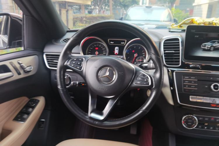 Used Mercedes-Benz GLE Coupe 2017 GLE 400 4MATIC Coupe SUV Steering Wheel
