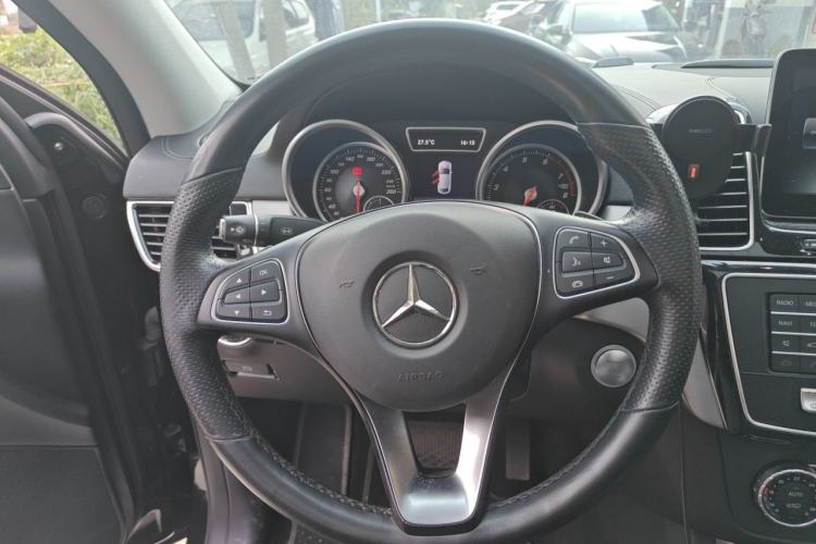 Used Mercedes-Benz GLE Coupe 2017 GLE 400 4MATIC Coupe SUV Steering Wheel