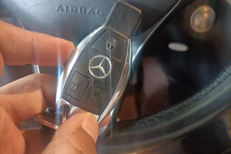 Used Mercedes-Benz GLE Coupe 2017 GLE 320 4MATIC Coupe SUV Vehicle Key